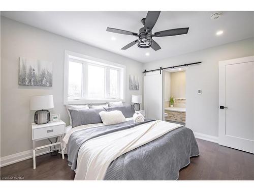 3873 Glenview Drive, Lincoln, ON - Indoor Photo Showing Bedroom