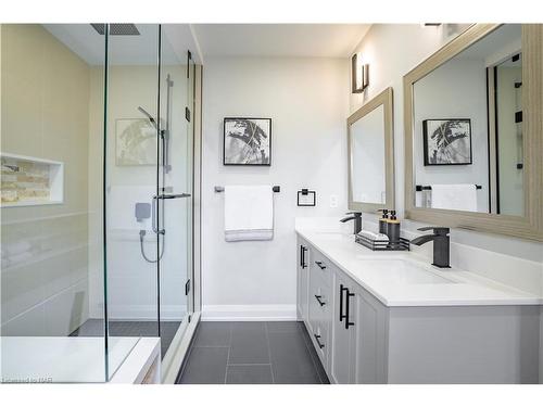 3873 Glenview Drive, Lincoln, ON - Indoor Photo Showing Bathroom