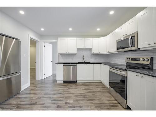 3873 Glenview Drive, Lincoln, ON - Indoor Photo Showing Kitchen With Upgraded Kitchen