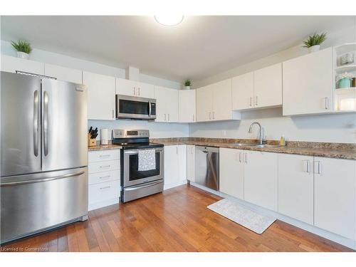 99 Bartlett Street, Thorold, ON - Indoor Photo Showing Kitchen