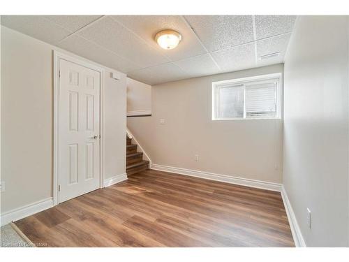 99 Bartlett Street, Thorold, ON - Indoor Photo Showing Other Room