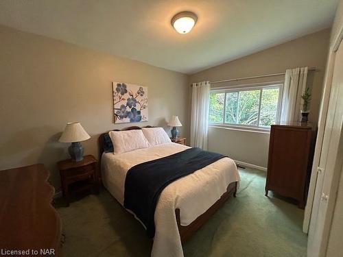 3640 Windermere Road, Niagara Falls, ON - Indoor Photo Showing Bedroom