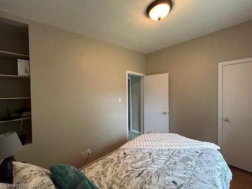 3640 Windermere Road, Niagara Falls, ON - Indoor Photo Showing Bedroom