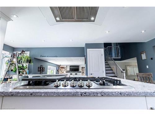 35 Countryside Drive, Welland, ON - Indoor Photo Showing Kitchen