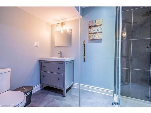 35 Countryside Drive, Welland, ON - Indoor Photo Showing Bathroom