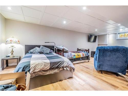 35 Countryside Drive, Welland, ON - Indoor Photo Showing Bedroom