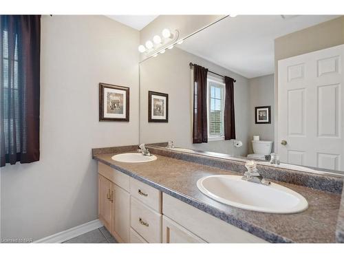 31 Graves Crescent, St. Catharines, ON - Indoor Photo Showing Bathroom