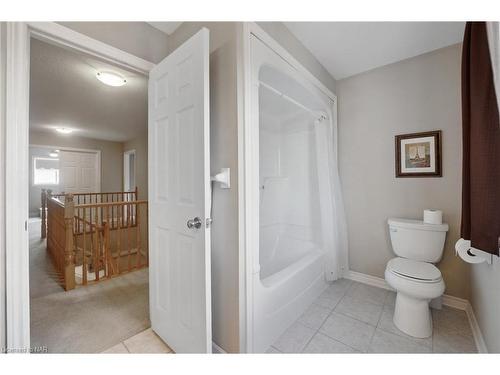 31 Graves Crescent, St. Catharines, ON - Indoor Photo Showing Bathroom