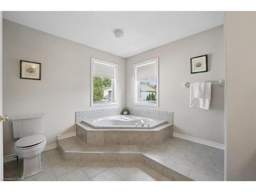 31 Graves Crescent, St. Catharines, ON - Indoor Photo Showing Bathroom