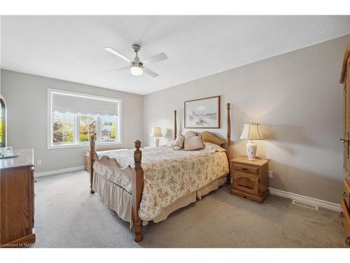 31 Graves Crescent, St. Catharines, ON - Indoor Photo Showing Bedroom