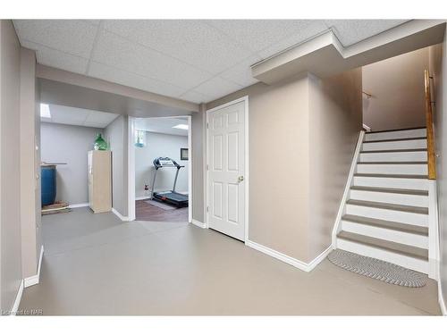 31 Graves Crescent, St. Catharines, ON - Indoor Photo Showing Other Room