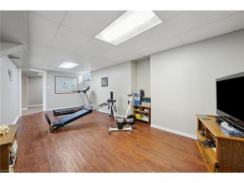 31 Graves Crescent, St. Catharines, ON - Indoor Photo Showing Gym Room