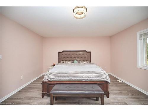 7721 Sassafras Trail, Niagara Falls, ON - Indoor Photo Showing Bedroom