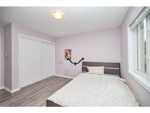 7721 Sassafras Trail, Niagara Falls, ON - Indoor Photo Showing Bedroom