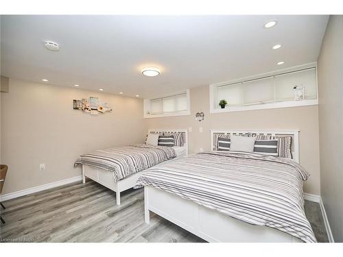 7721 Sassafras Trail, Niagara Falls, ON - Indoor Photo Showing Bedroom