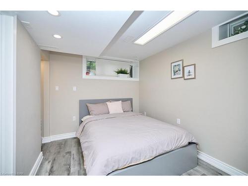 7721 Sassafras Trail, Niagara Falls, ON - Indoor Photo Showing Bedroom