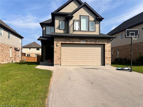 7766 Coulson Crescent, Niagara Falls, ON - Outdoor