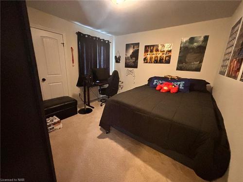 7766 Coulson Crescent, Niagara Falls, ON - Indoor Photo Showing Bedroom