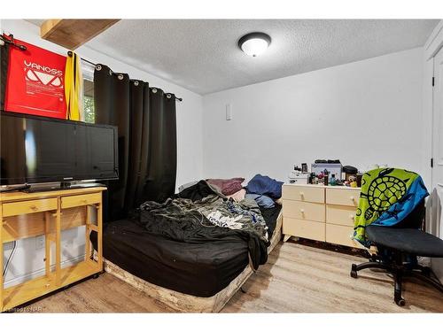 3069 Empire Place, Niagara Falls, ON - Indoor Photo Showing Bedroom