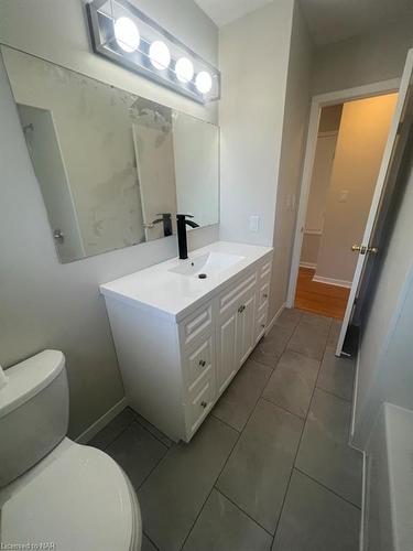 71 Woodington Place, Welland, ON - Indoor Photo Showing Bathroom