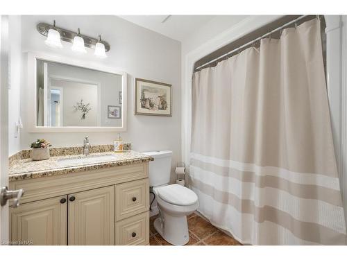 130 Loretta Drive, Virgil, ON - Indoor Photo Showing Bathroom