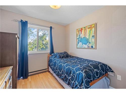 12-65 Dorchester Boulevard, St. Catharines, ON - Indoor Photo Showing Bedroom