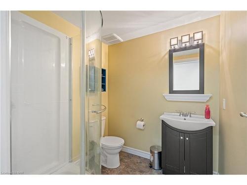 12-65 Dorchester Boulevard, St. Catharines, ON - Indoor Photo Showing Bathroom