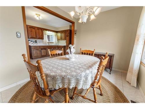 5966 Barton Crescent, Niagara Falls, ON - Indoor Photo Showing Dining Room