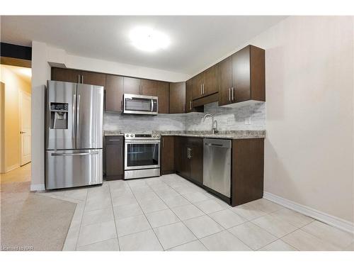 36-340 Prospect Point Road N, Ridgeway, ON - Indoor Photo Showing Kitchen With Double Sink