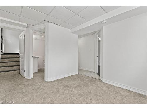 7364 Jubilee Drive, Niagara Falls, ON - Indoor Photo Showing Other Room