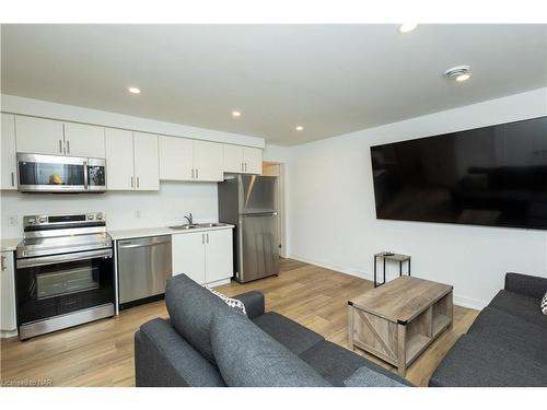 211-4263 Fourth Ave Avenue, Niagara Falls, ON - Indoor Photo Showing Kitchen With Double Sink