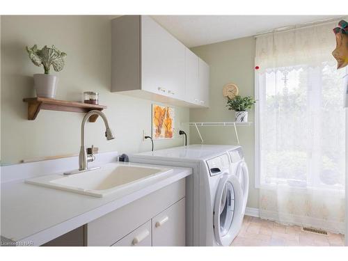 3625 Glen Elgin Drive, Lincoln, ON - Indoor Photo Showing Laundry Room