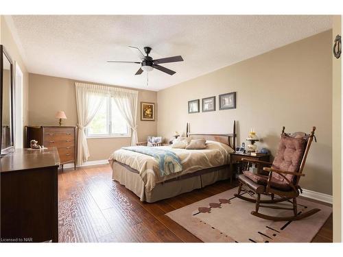 3625 Glen Elgin Drive, Lincoln, ON - Indoor Photo Showing Bedroom