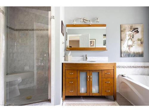 3625 Glen Elgin Drive, Lincoln, ON - Indoor Photo Showing Bathroom