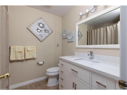 3625 Glen Elgin Drive, Lincoln, ON - Indoor Photo Showing Bathroom