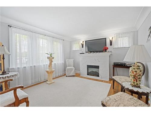 45 Ivy Avenue, St. Catharines, ON - Indoor Photo Showing Living Room With Fireplace