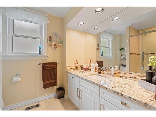 45 Ivy Avenue, St. Catharines, ON - Indoor Photo Showing Bathroom