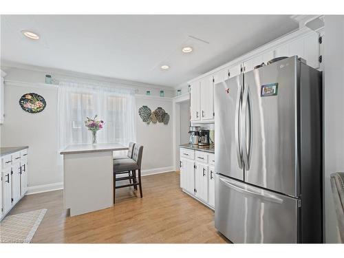 45 Ivy Avenue, St. Catharines, ON - Indoor Photo Showing Kitchen