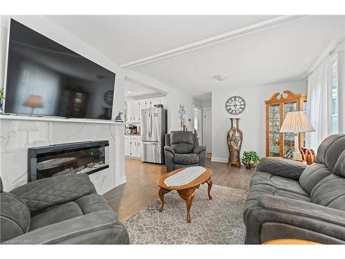 45 Ivy Avenue, St. Catharines, ON - Indoor Photo Showing Living Room With Fireplace