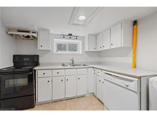 45 Ivy Avenue, St. Catharines, ON - Indoor Photo Showing Kitchen With Double Sink