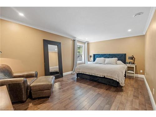 17 Thomas Street, St. Catharines, ON - Indoor Photo Showing Bedroom