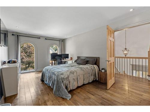 17 Thomas Street, St. Catharines, ON - Indoor Photo Showing Bedroom