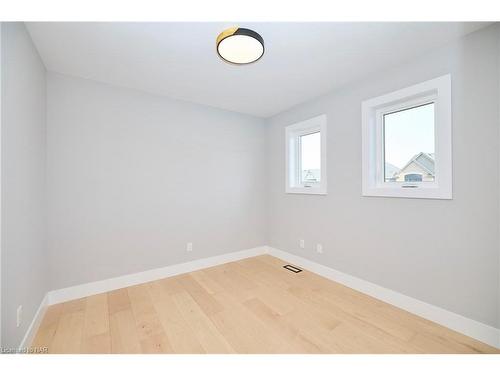 25 Alicia Crescent, Thorold, ON - Indoor Photo Showing Other Room