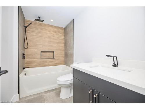 25 Alicia Crescent, Thorold, ON - Indoor Photo Showing Bathroom