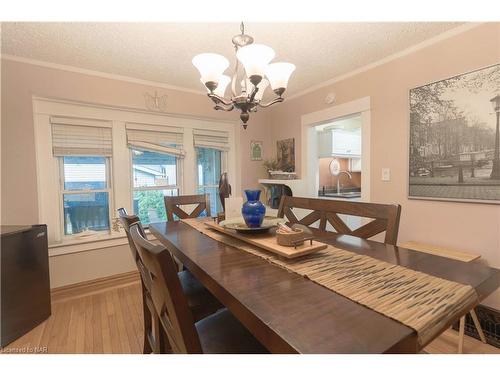 4 Haig Street, St. Catharines, ON - Indoor Photo Showing Dining Room