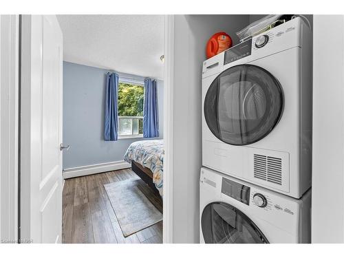 309-6390 Huggins Street, Niagara Falls, ON - Indoor Photo Showing Laundry Room