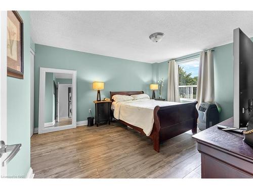 309-6390 Huggins Street, Niagara Falls, ON - Indoor Photo Showing Bedroom