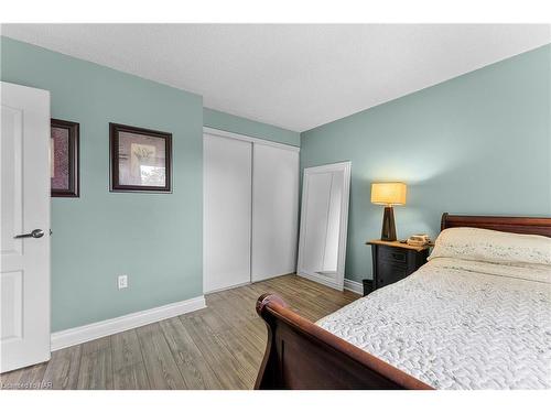 309-6390 Huggins Street, Niagara Falls, ON - Indoor Photo Showing Bedroom