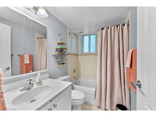 309-6390 Huggins Street, Niagara Falls, ON - Indoor Photo Showing Bathroom