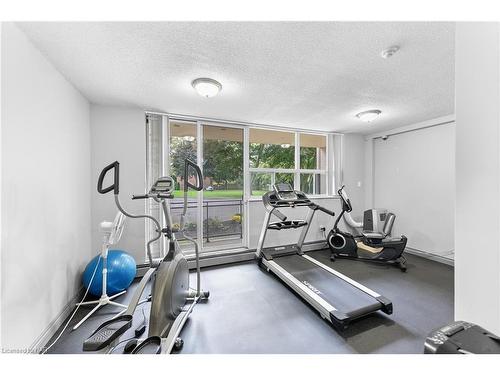 309-6390 Huggins Street, Niagara Falls, ON - Indoor Photo Showing Gym Room